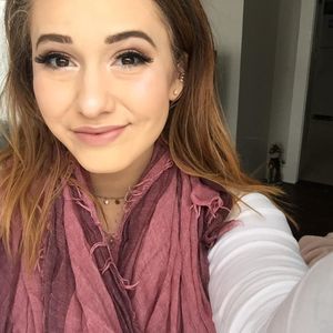 Meet your Posher, Mallory